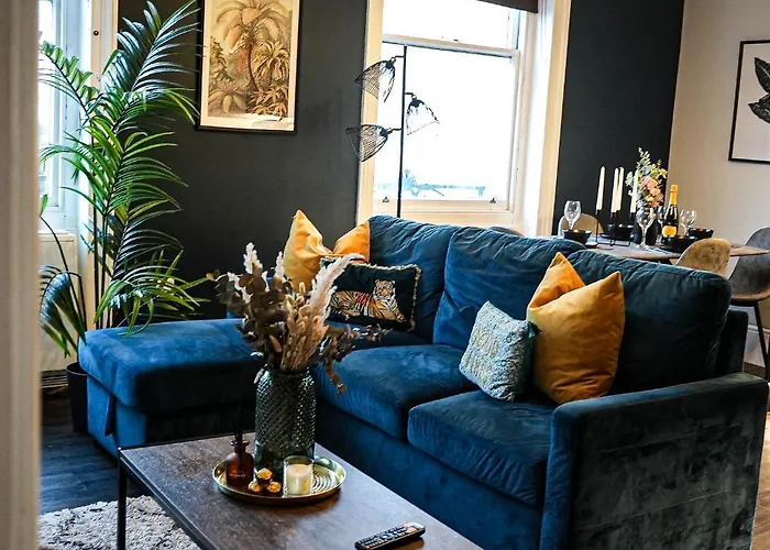 Brighton City Centre 2 Bed, Perfect Cosy Stylish Apartment, Close To Shops And Beach! Sleeps 6