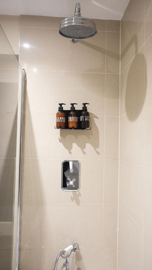 Centre 2 Bed, Perfect Cosy Stylish Apartment, Close To Shops And Beach! Sleeps 6