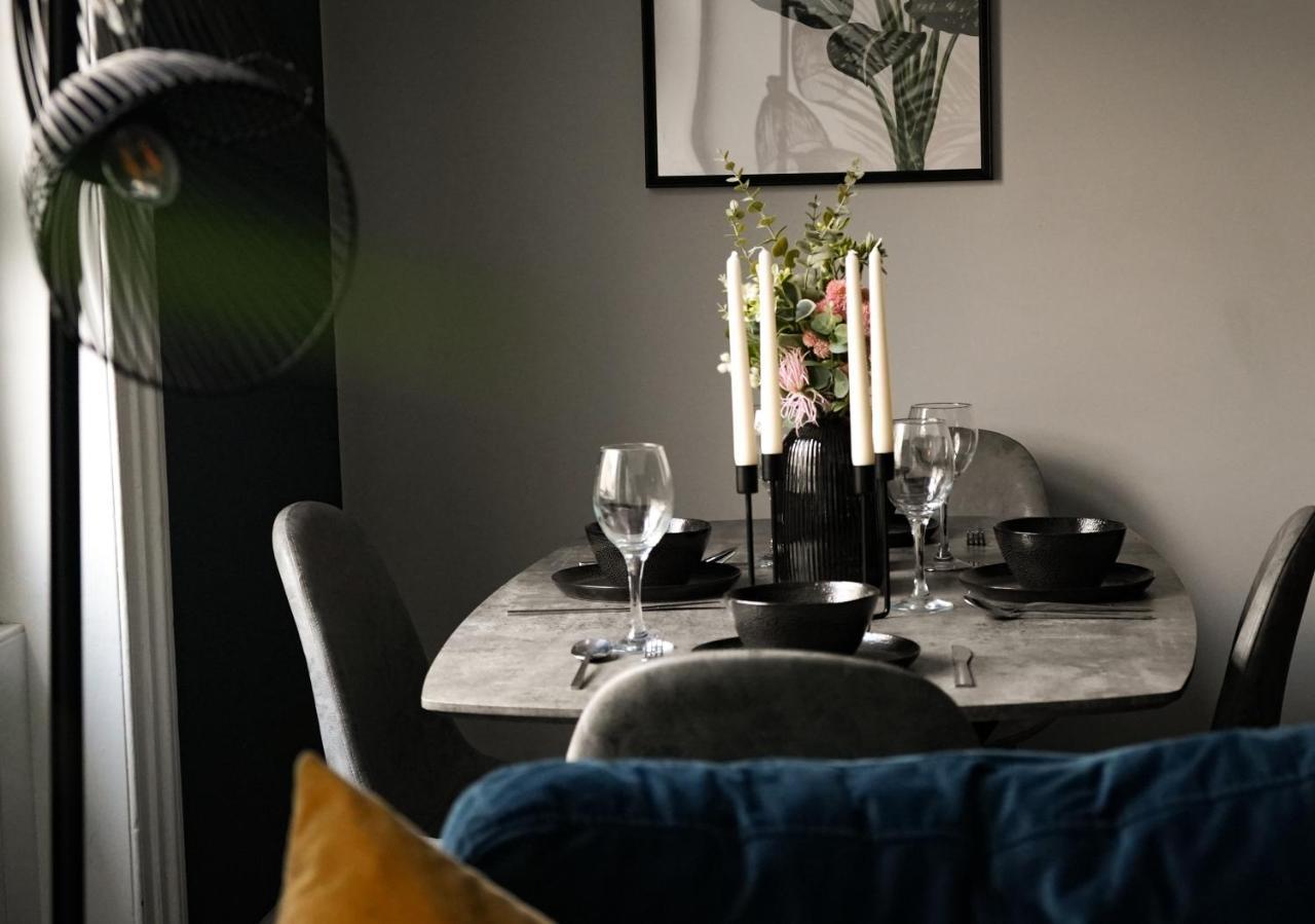 Apartment Centre 2 Bed, Perfect Cosy Stylish Apartment, Close To Shops And Beach! Sleeps 6