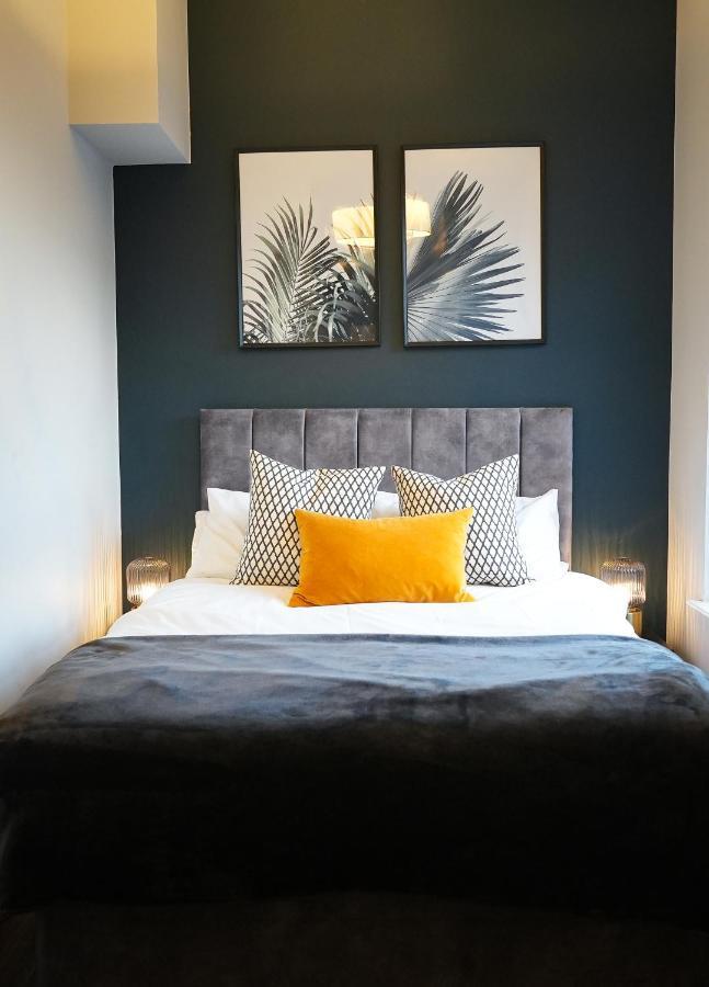 Centre 2 Bed, Perfect Cosy Stylish Apartment, Close To Shops And Beach! Sleeps 6 Apartment *